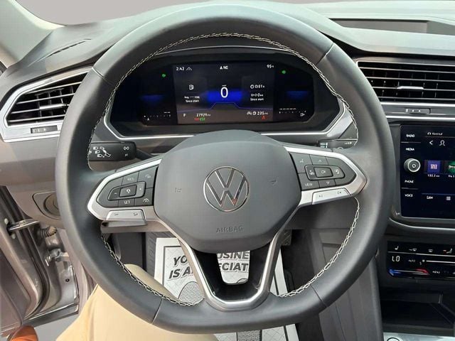 Pre-Owned 2023 Volkswagen Tiguan 2.0T SE - photo - 9
