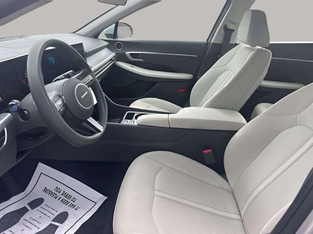 Pre-Owned 2025 Hyundai Sonata SEL - photo - 10