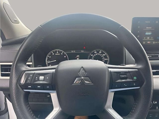 Pre-Owned 2025 Mitsubishi Outlander SE - photo - 5