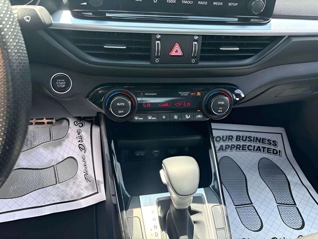 Pre-Owned 2023 Kia Forte GT-Line - photo - 18