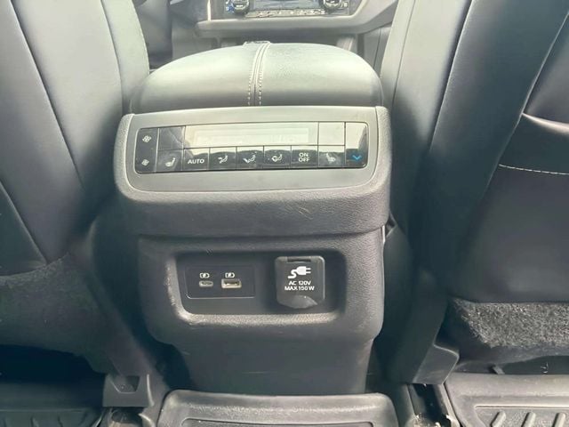 Pre-Owned 2022 Nissan Pathfinder Platinum - photo - 5