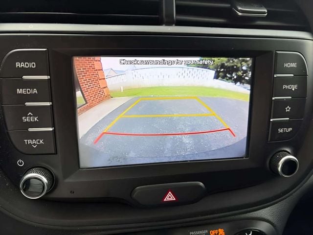 Pre-Owned 2020 Kia Soul LX - photo - 7