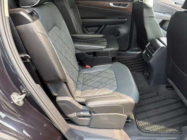 Pre-Owned 2026 Volkswagen Atlas 2.0T SEL Premium R-Line - photo - 25