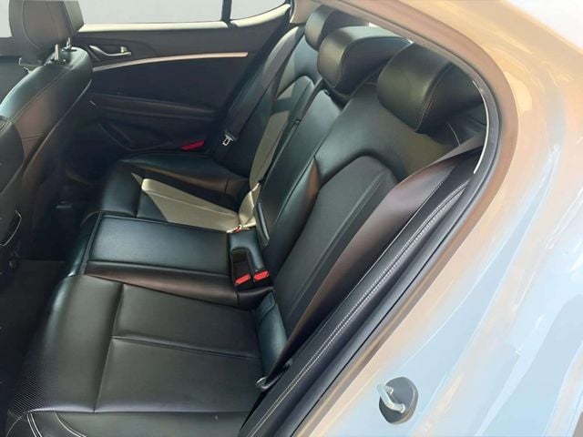 Pre-Owned 2021 Genesis G70 2.0T - photo - 8