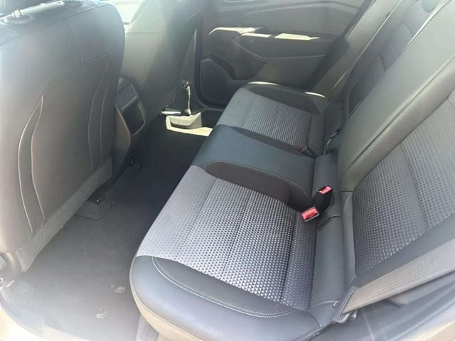 Pre-Owned 2025 Chevrolet Trax LT - photo - 9