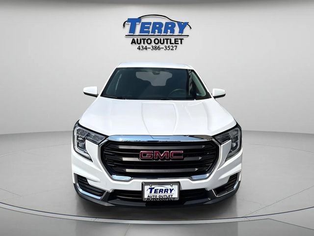 Pre-Owned 2024 GMC Terrain SLE - photo - 2