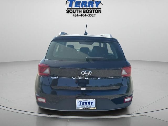 Pre-Owned 2025 Hyundai Venue SEL - photo - 3