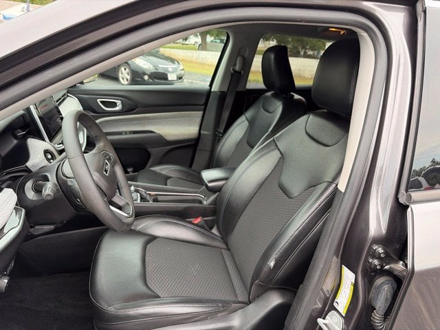 Pre-Owned 2022 Jeep Compass Latitude - photo - 2