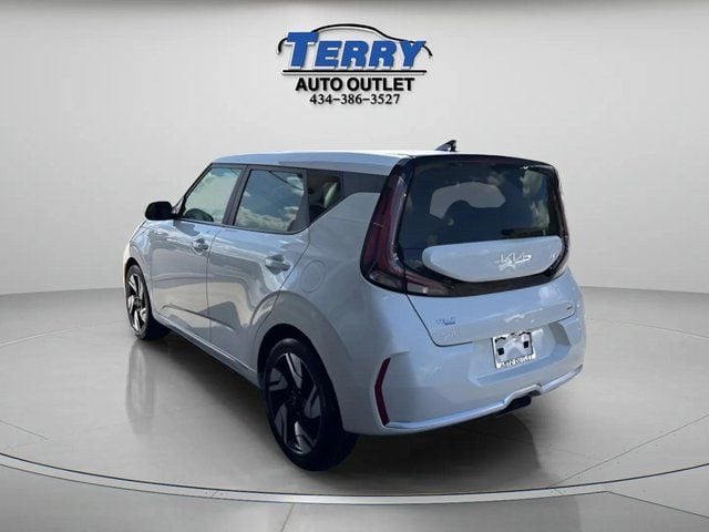 Pre-Owned 2023 Kia Soul GT-Line - photo - 7