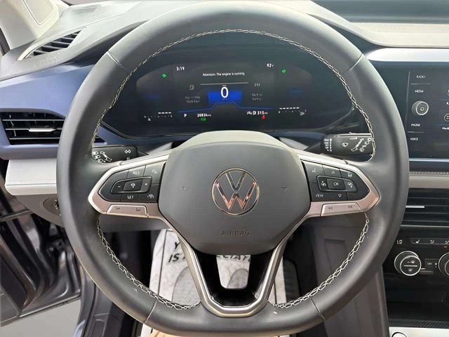 Pre-Owned 2024 Volkswagen Taos 1.5T SE - photo - 3