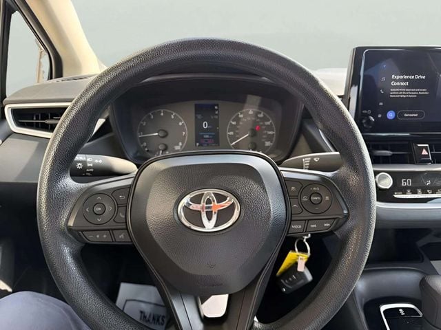 Pre-Owned 2025 Toyota Corolla LE - photo - 5