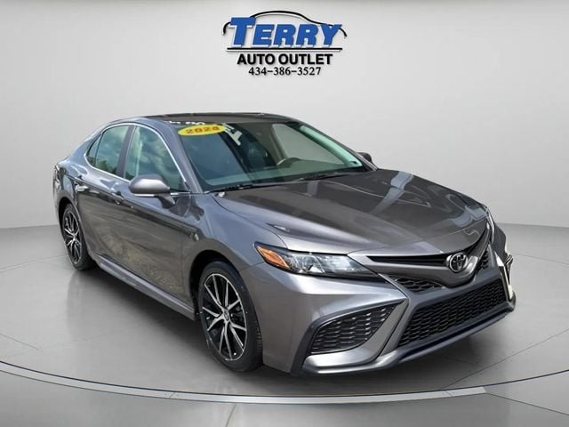 Pre-Owned 2024 Toyota Camry SE - photo - 1