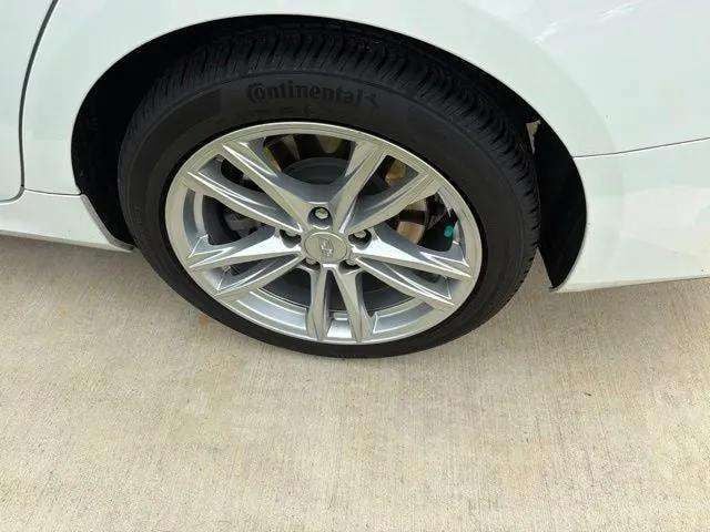 Pre-Owned 2024 Cadillac CT4 Luxury - photo - 32