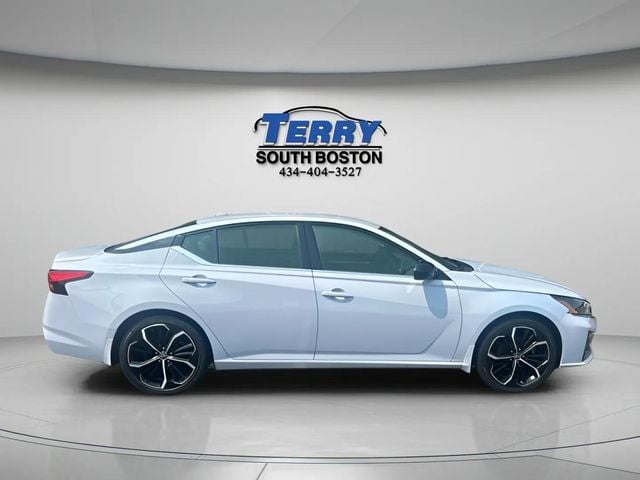 Pre-Owned 2024 Nissan Altima 2.5 SR - photo - 0