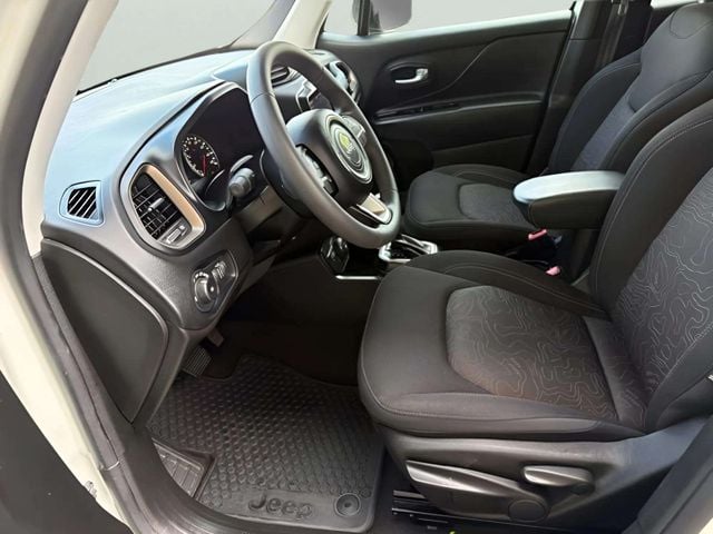 Pre-Owned 2023 Jeep Renegade Latitude - photo - 10