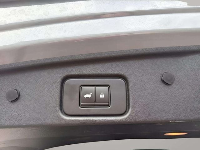 Pre-Owned 2022 Nissan Pathfinder Platinum - photo - 8