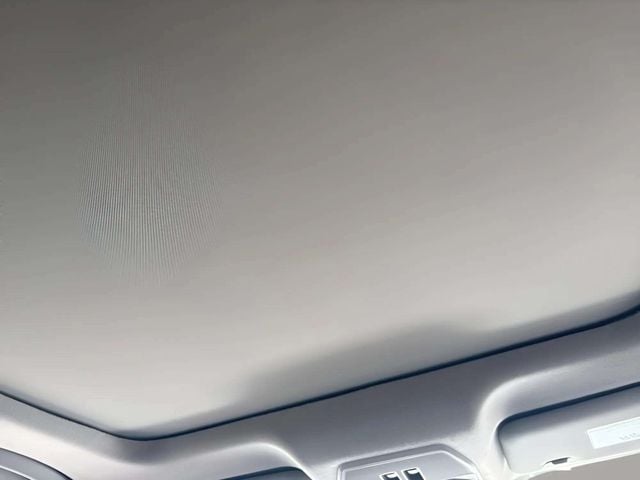 Pre-Owned 2025 Nissan Kicks SV - photo - 15
