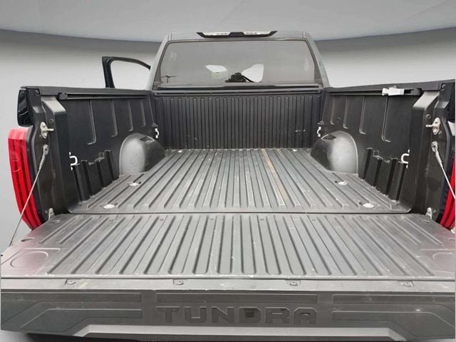 Pre-Owned 2023 Toyota Tundra SR5 - photo - 17
