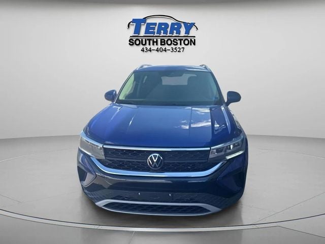 Pre-Owned 2024 Volkswagen Taos 1.5T SE - photo - 1