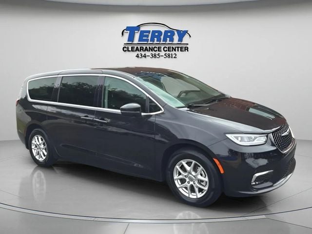 Pre-Owned 2023 Chrysler Pacifica Touring L - photo - 1