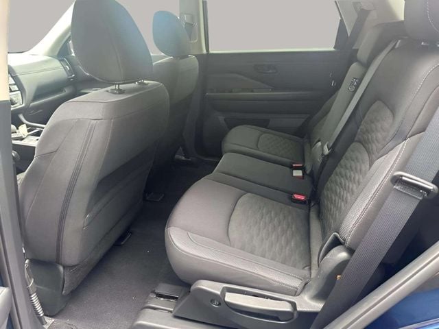 Pre-Owned 2024 Nissan Pathfinder SV - photo - 10