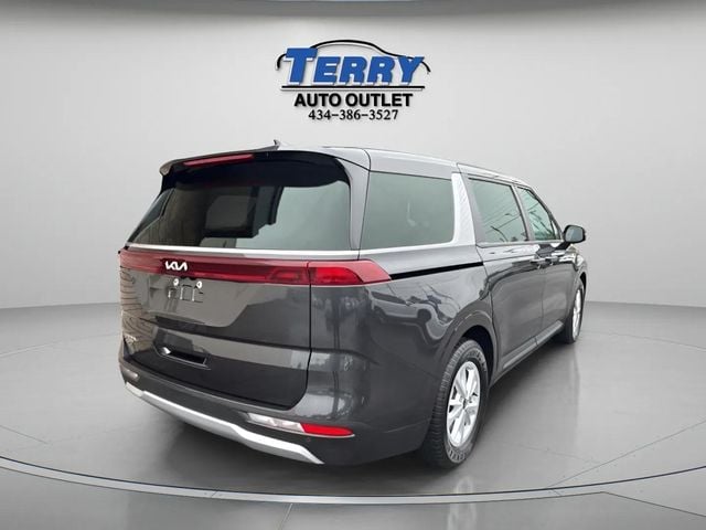 Pre-Owned 2024 Kia Carnival LX - photo - 5