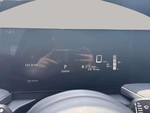 Pre-Owned 2025 Nissan Kicks SV - photo - 19
