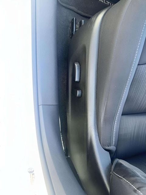 Pre-Owned 2023 Nissan Altima 2.5 SV - photo - 6
