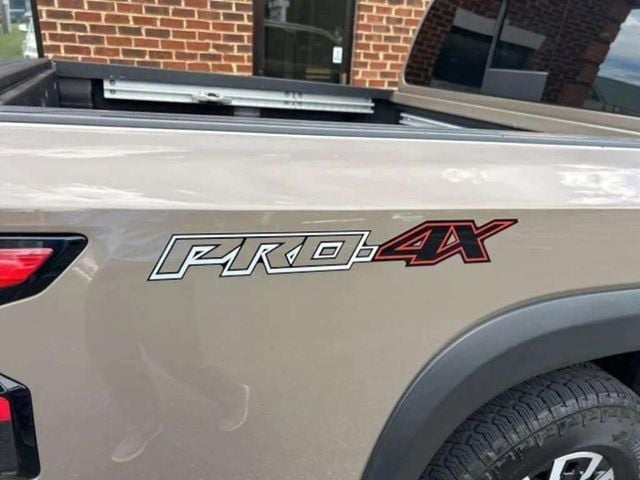 Pre-Owned 2023 Nissan Frontier PRO-4X - photo - 19