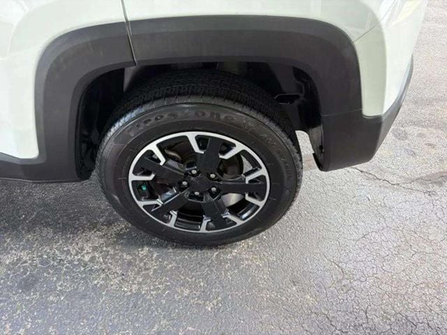 Pre-Owned 2023 Jeep Renegade Latitude - photo - 16