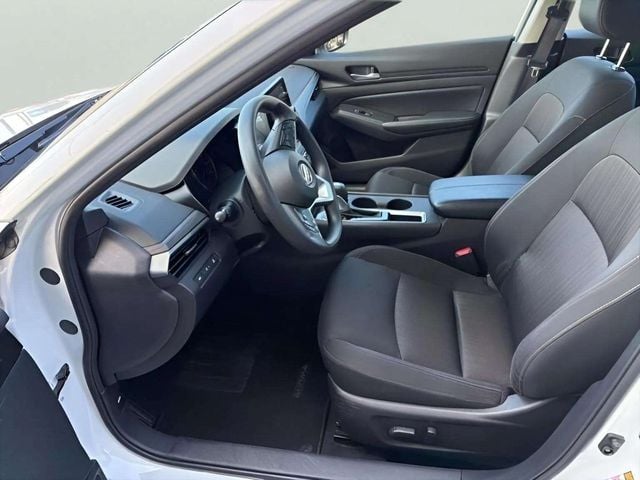 Pre-Owned 2025 Nissan Altima 2.5 SV - photo - 9