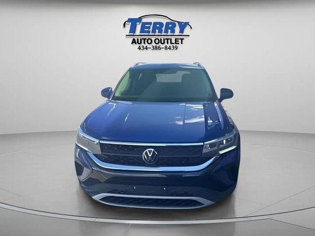Pre-Owned 2024 Volkswagen Taos 1.5T SE - photo - 1