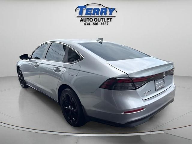 Pre-Owned 2025 Honda Accord LX - photo - 4