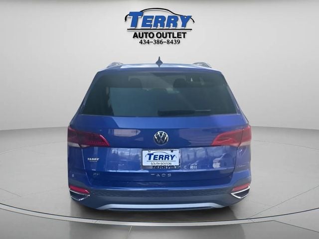 Pre-Owned 2024 Volkswagen Taos 1.5T SE - photo - 3