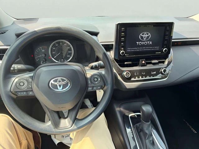 Pre-Owned 2022 Toyota Corolla LE - photo - 7