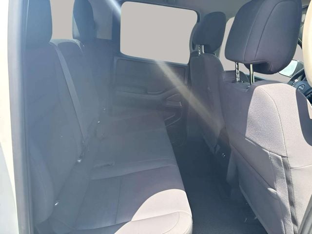 Pre-Owned 2022 Nissan Frontier S - photo - 14