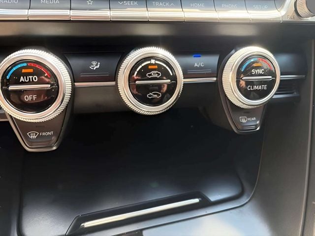 Pre-Owned 2021 Genesis G70 2.0T - photo - 13
