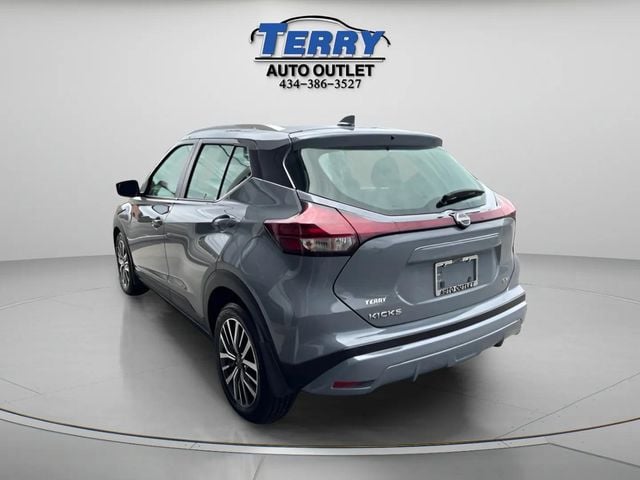 Pre-Owned 2023 Nissan Kicks SV - photo - 4