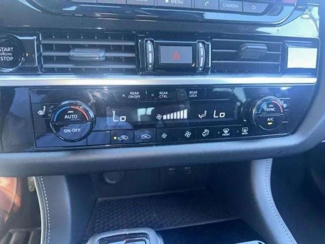 Pre-Owned 2025 Nissan Pathfinder SV - photo - 11