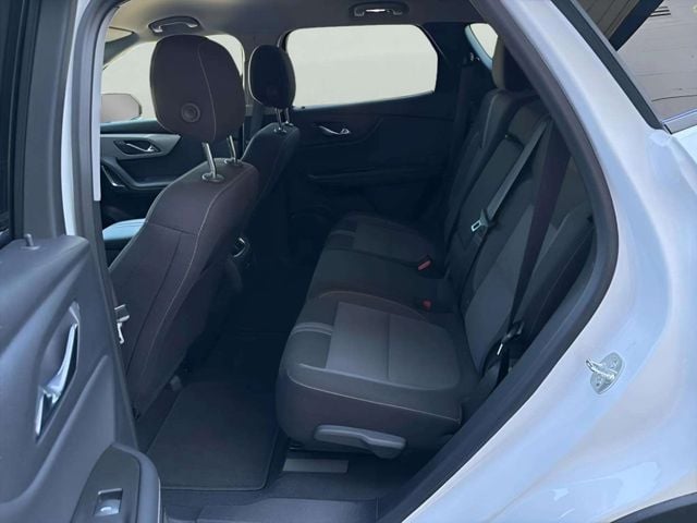 Pre-Owned 2025 Chevrolet Blazer LT - photo - 11