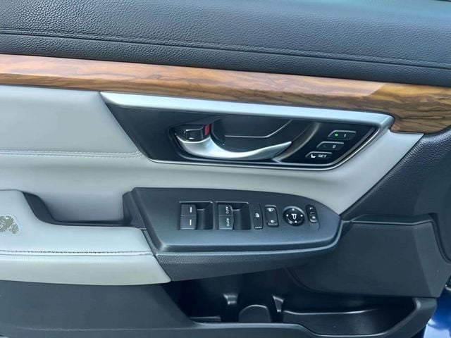 Pre-Owned 2019 Honda CR-V Touring - photo - 11