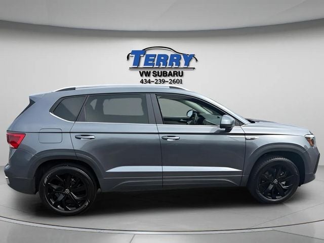 Pre-Owned 2024 Volkswagen Taos 1.5T SE - photo - 0