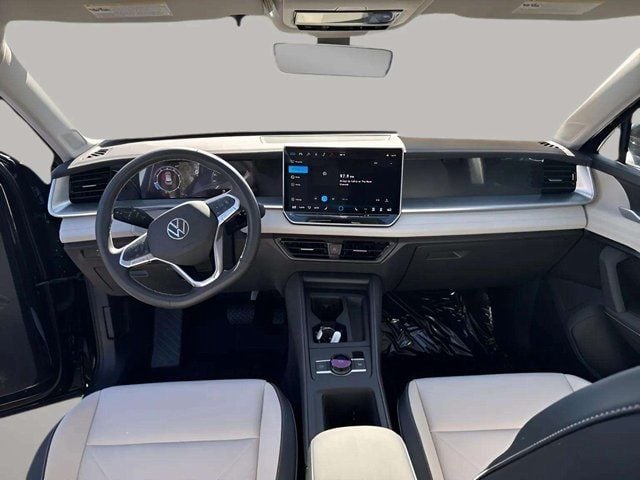 Pre-Owned 2025 Volkswagen Tiguan 2.0T SE - photo - 9