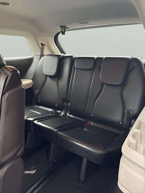 Pre-Owned 2024 Kia Carnival LX - photo - 6