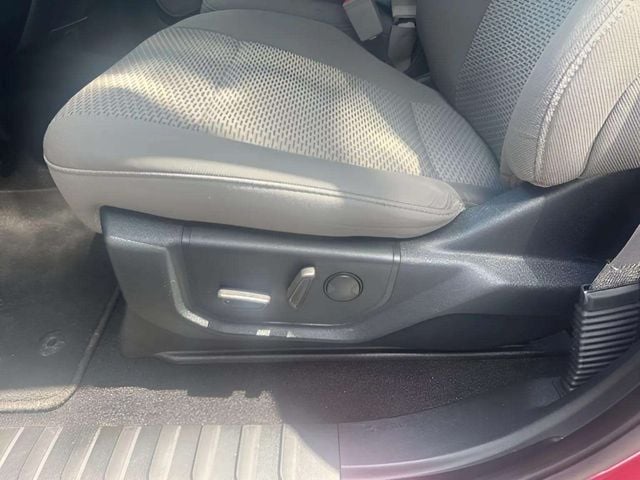 Pre-Owned 2019 Ford F-150 XLT - photo - 17