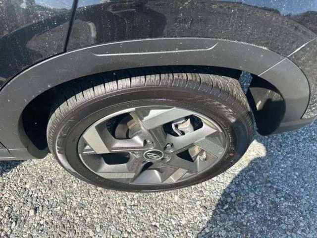 Pre-Owned 2025 Hyundai Venue SEL - photo - 20