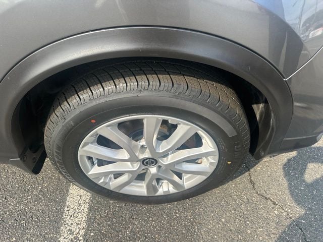 Pre-Owned 2020 Nissan Rogue Sport SV - photo - 16