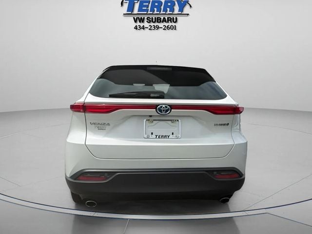Pre-Owned 2022 Toyota Venza LE - photo - 3
