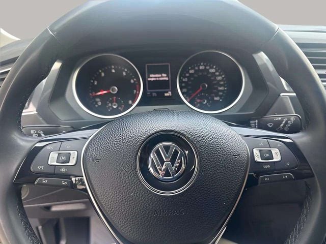 Pre-Owned 2020 Volkswagen Tiguan 2.0T SE - photo - 10