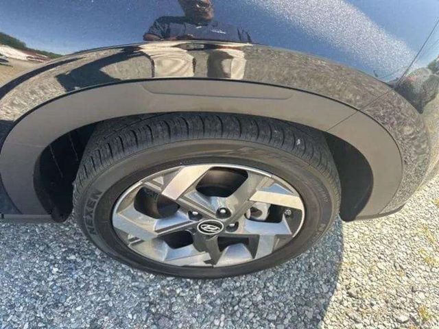 Pre-Owned 2025 Hyundai Venue SEL - photo - 19
